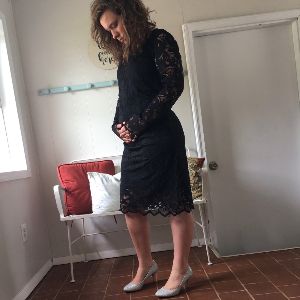 Black lace MAMA maternity dress
